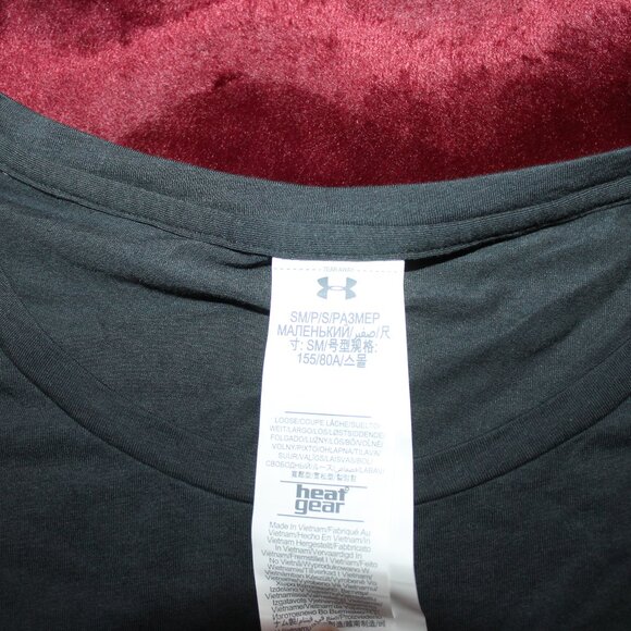 NEW Under Armour long sleeve - Picture 3 of 3